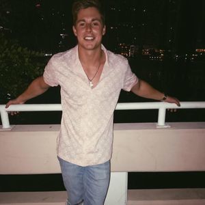 Meet your Posher, Alex